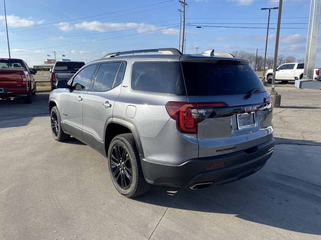 2022 GMC Acadia SLT