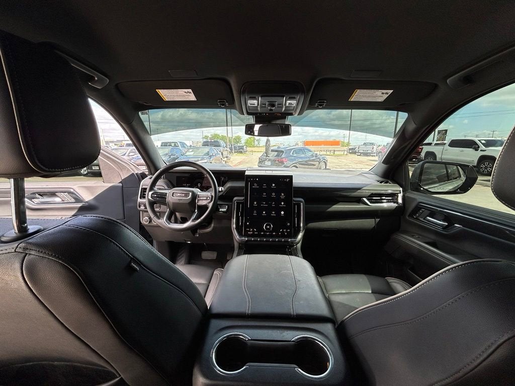 2025 GMC Yukon Elevation