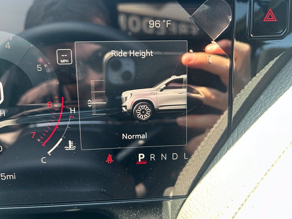 2026 GMC Yukon Denali - Photo 27