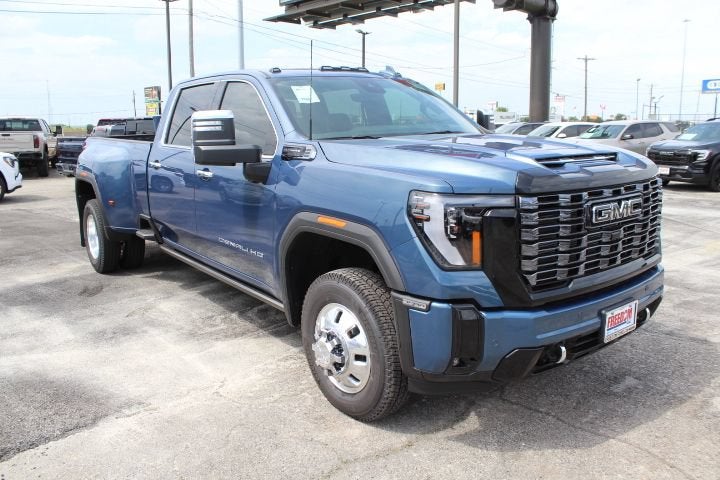 2026 GMC Sierra 3500 HD Denali Ultimate DRW