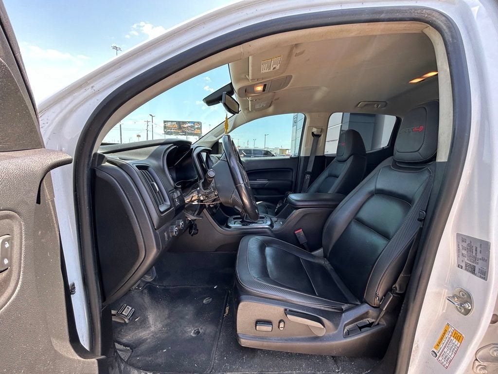 2022 GMC Canyon 4WD AT4 w/Leather