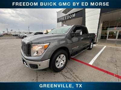 2019 Nissan TITAN SV