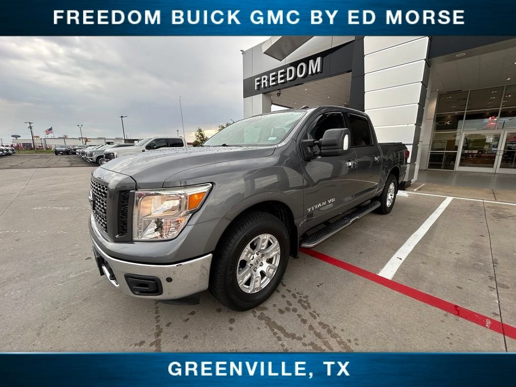 2019 Nissan TITAN SV