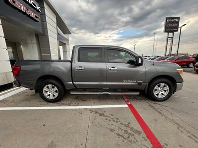 2019 Nissan TITAN SV