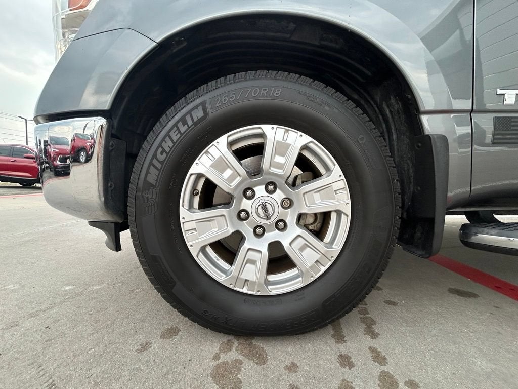 2019 Nissan TITAN SV