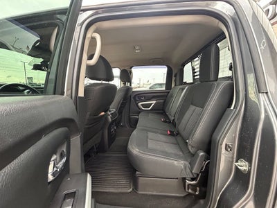 2019 Nissan TITAN SV