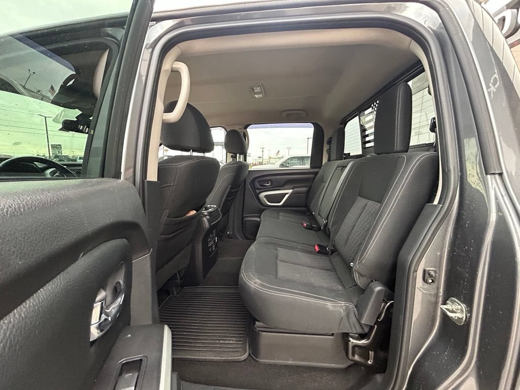 2019 Nissan TITAN SV