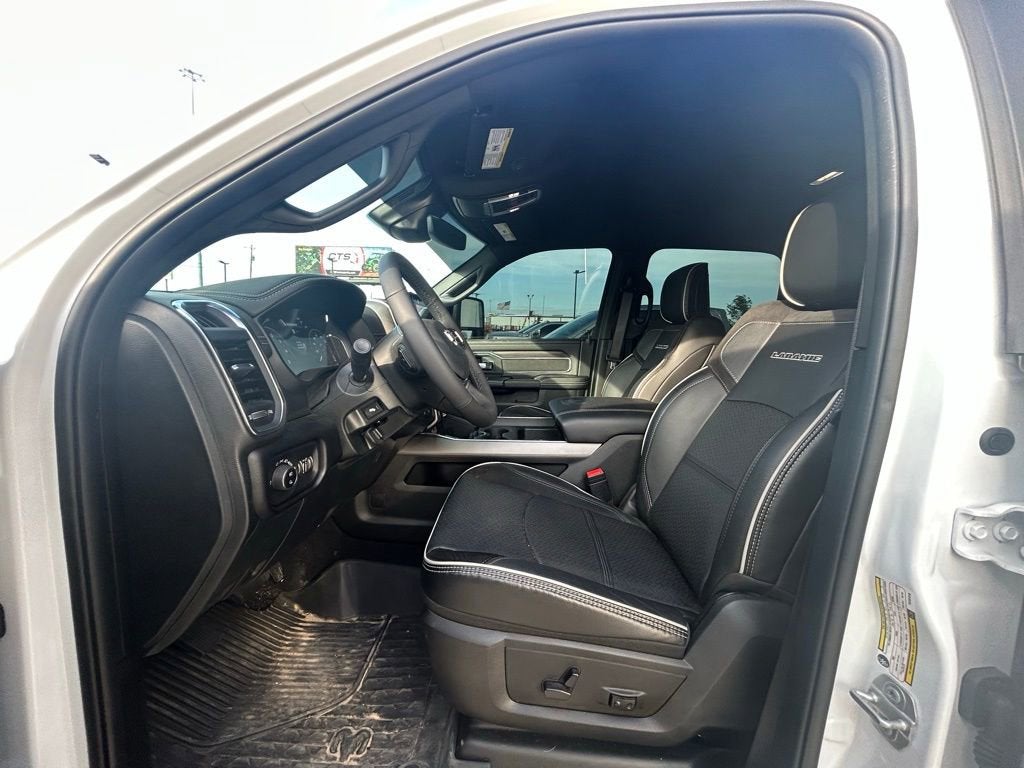 2026 RAM 3500 Laramie Crew Cab 4x4 8' Box