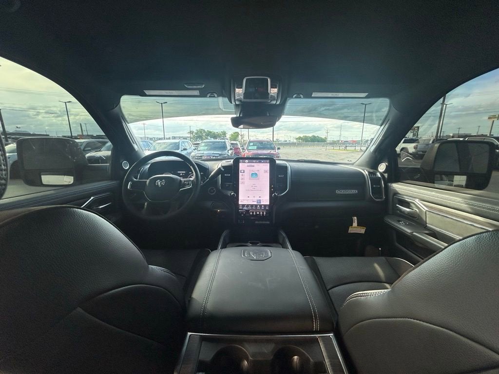 2026 RAM 3500 Laramie Crew Cab 4x4 8' Box