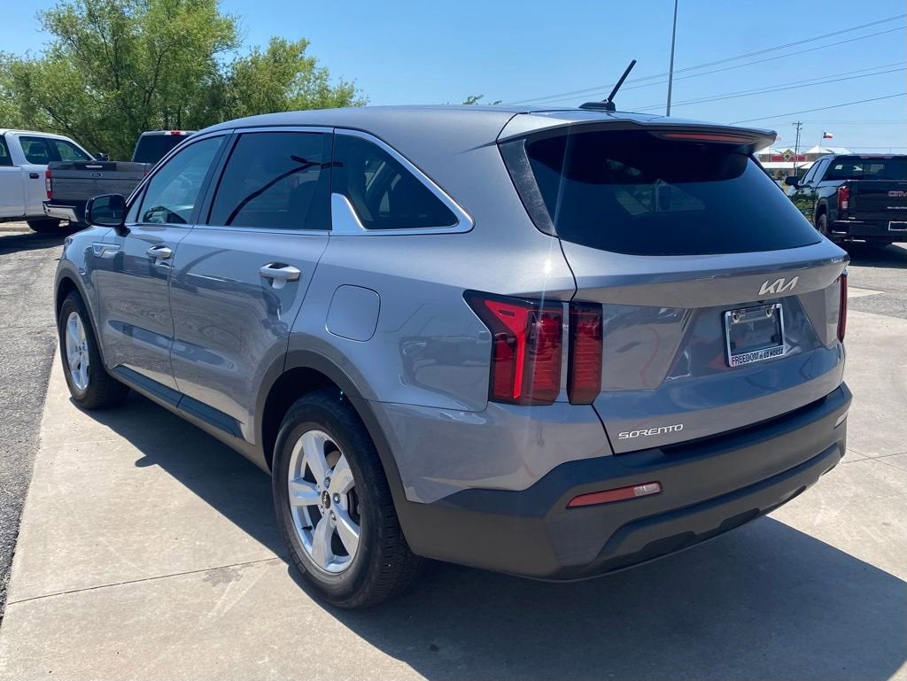 2023 Kia Sorento LX