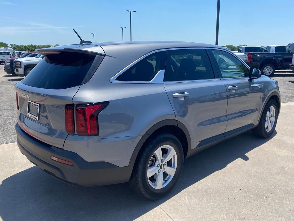 2023 Kia Sorento LX
