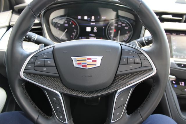 2025 Cadillac XT5 Sport