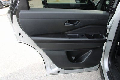 2023 Nissan Pathfinder S