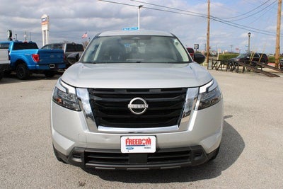 2023 Nissan Pathfinder S