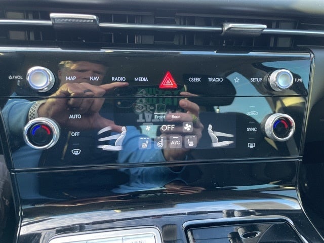 2025 Genesis G80 2.5T